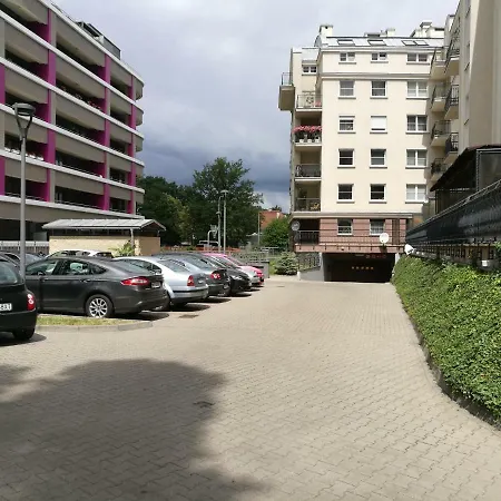 Sleep Well Wroclavia / Dyrekcyjna Daire *