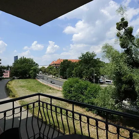 Sleep Well Wroclavia / Dyrekcyjna Апартаменты *